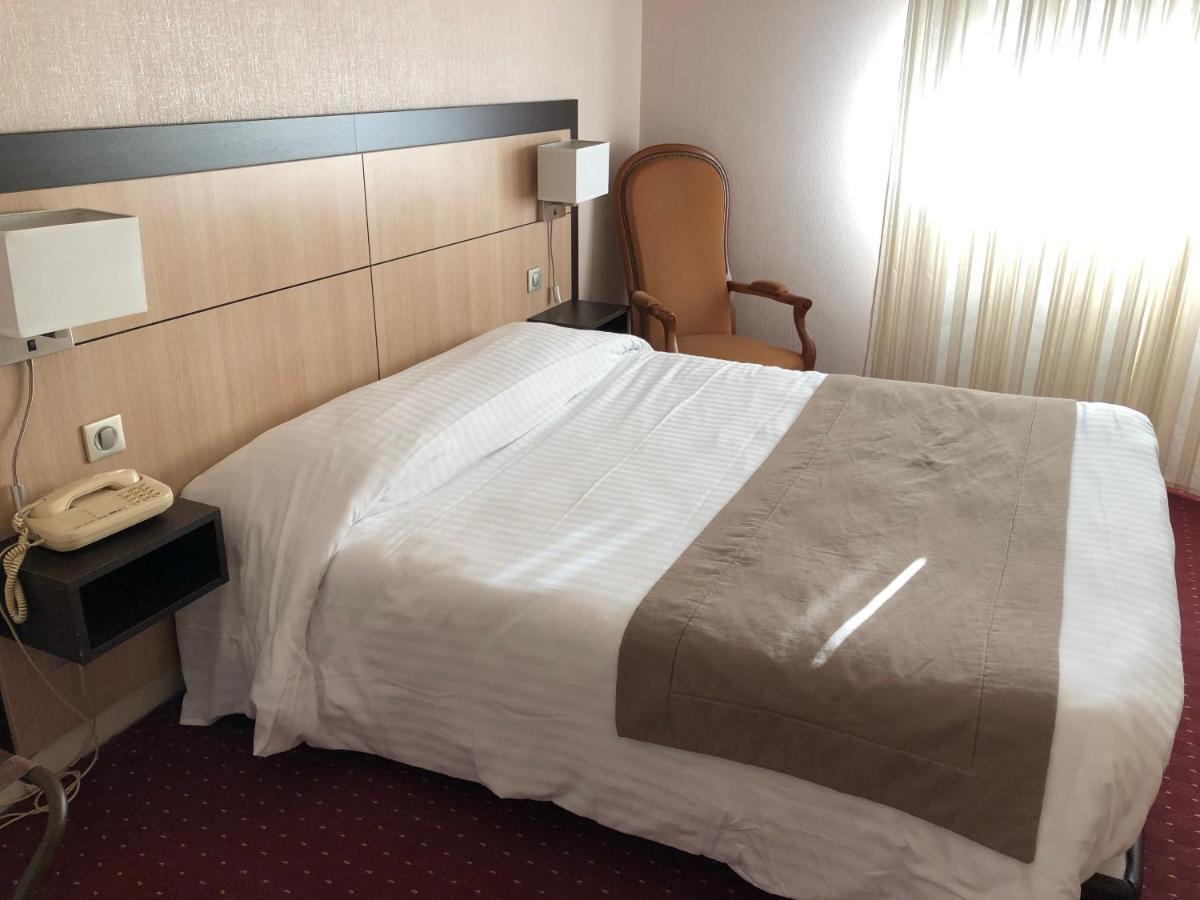 Hotel Restaurant Saint-Benoit Gueugnon ภายนอก รูปภาพ