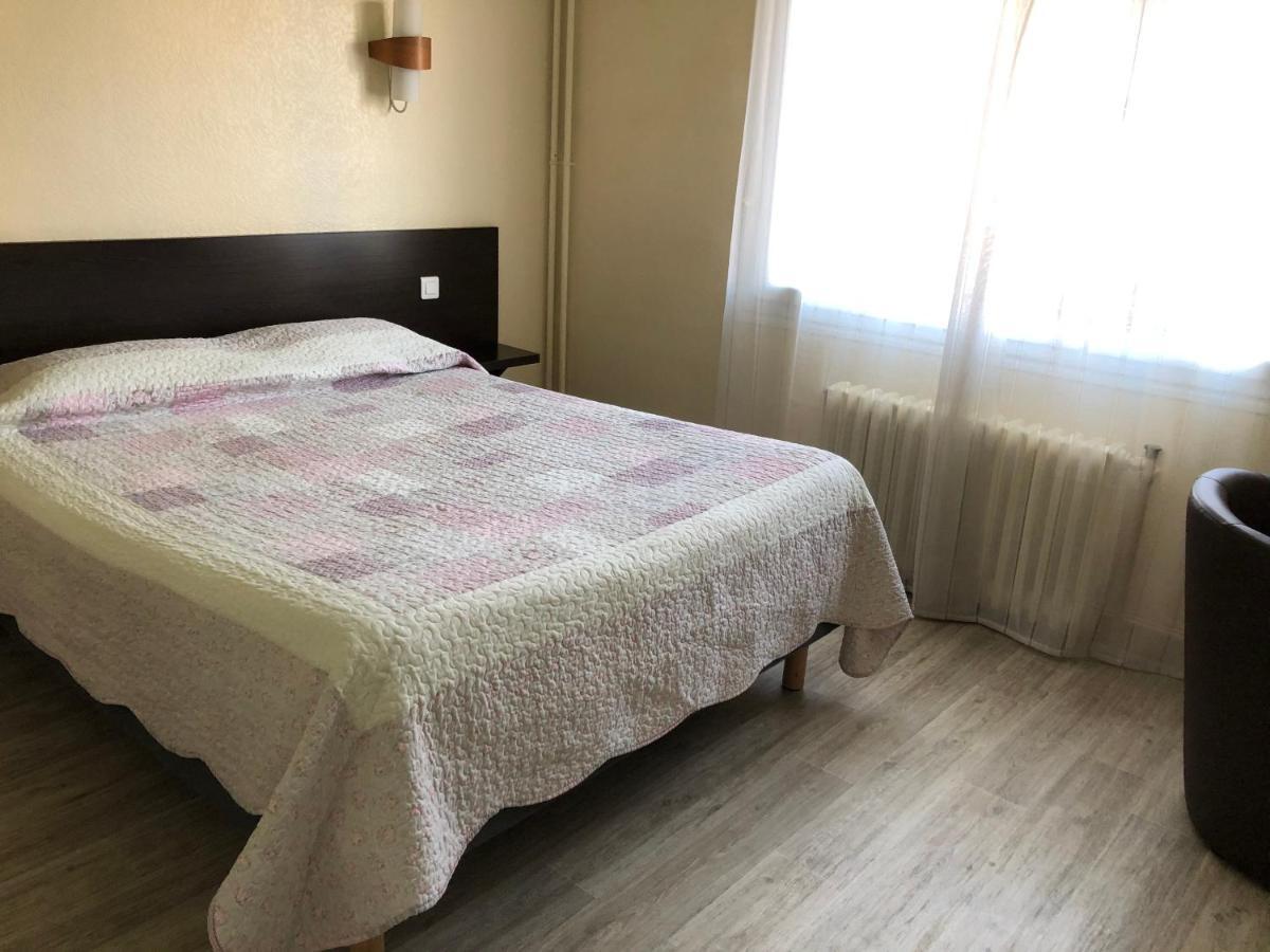 Hotel Restaurant Saint-Benoit Gueugnon ภายนอก รูปภาพ
